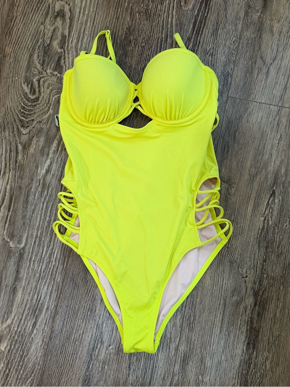 Shade and Shore Neon Yellow Strappy One-Piece Swimsuit💛👙 EUC